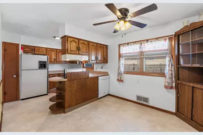 140 Friendship Street, North Fond du Lac, WI 54937 - Photo 9