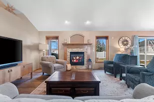 401 Lantern Ln, De Pere, WI 54115 - Photo 9