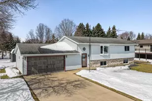 620 Sunrise Dr, Ripon, WI 54971 - Photo 3