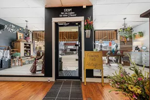 811 Oregon St, Oshkosh, WI 54902 - Photo 3