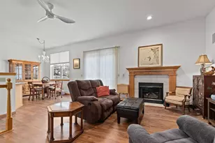 1513 Dickenson Ct, Neenah, WI 54956 - Photo 7