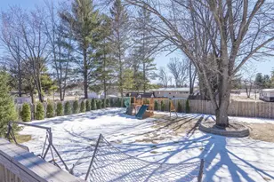 707 Sunset Dr, Redgranite, WI 54970 - Photo 13