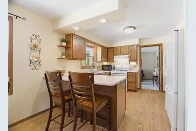 705 S Goldenrod Drive, Appleton, WI 54914 - Photo 7