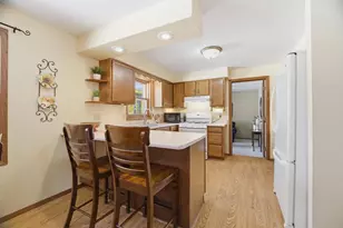 705 S Goldenrod Dr, Appleton, WI 54914 - Photo 7