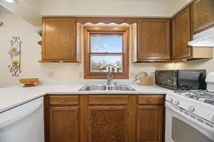 705 S Goldenrod Dr, Appleton, WI 54914 - Photo 9