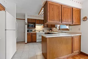 2911 Ridgeway Dr, Neenah, WI 54956 - Photo 9