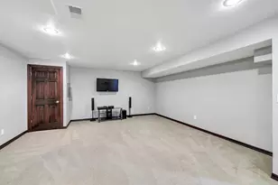 2011 Whistling Swan Cir, De Pere, WI 54151 - Photo 41