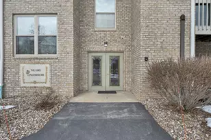 1600 Rustic Oaks Ct, Green Bay, WI 54301 - Photo 1