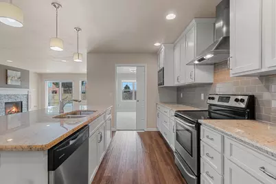 1242 Pond View Circle #18, De Pere, WI 54115 - Photo 5