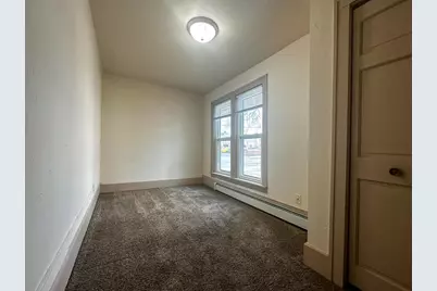 556 Jefferson Street, Oshkosh, WI 54901 - Photo 3