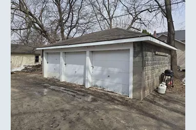 556 Jefferson Street, Oshkosh, WI 54901 - Photo 17