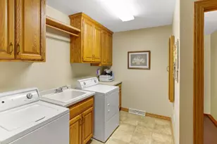 425 Brookview Dr, Luxemburg, WI 54217 - Photo 15