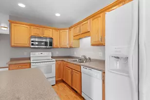 1267 Pond View Cir, De Pere, WI 54115 - Photo 13