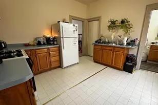 549 Jefferson St, Oshkosh, WI 54901 - Photo 3