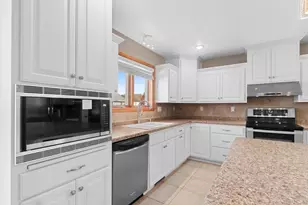 3585 Glen Abbey Dr, Green Bay, WI 54311 - Photo 25