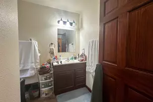 557 Mt Vernon St, Oshkosh, WI 54901 - Photo 7