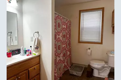 557 Mt Vernon Street, Oshkosh, WI 54901 - Photo 11