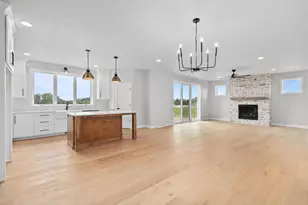 N8872 Galway Ln, Menasha, WI 54952 - Photo 9