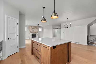 N8872 Galway Lane, Menasha, WI 54952 - Photo 5