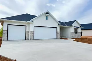 248 Kerrigan Dr, Wrightstown, WI 54180 - Photo 3