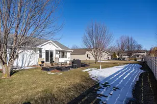 286 Goldenrod Dr, Omro, WI 54963 - Photo 23