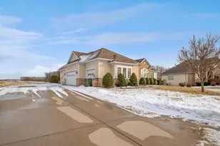 581 Royal Saint Pats Dr, Wrightstown, WI 54180 - Photo 3