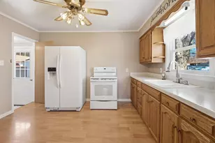 543 4th St, Fond du Lac, WI 54935 - Photo 9