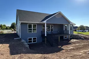 920 Clover Ct, Menasha, WI 54952 - Photo 9