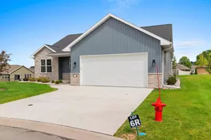 920 Clover Ct, Menasha, WI 54952 - Photo 3
