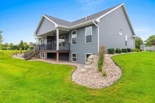 920 Clover Ct, Menasha, WI 54952 - Photo 7