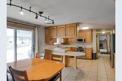 929 Marvelle Lane, Green Bay, WI 54304 - Photo 9