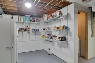 929 Marvelle Ln, Green Bay, WI 54304 - Photo 29