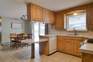 929 Marvelle Ln, Green Bay, WI 54304 - Photo 11