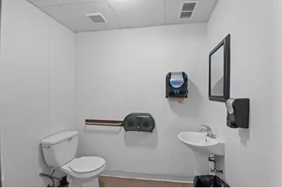 201 S Broadway Street, Green Bay, WI 54303 - Photo 15