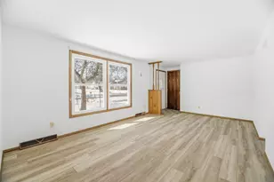 224 S Telulah Ave, Appleton, WI 54915 - Photo 5