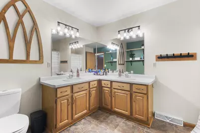 2310 Graceland Court, Oshkosh, WI 54904 - Photo 21