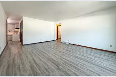 2220 Deer Trail, Green Bay, WI 54302 - Photo 5