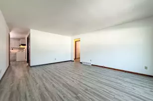 2220 Deer Trail, Green Bay, WI 54302 - Photo 5