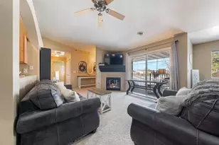 4735 N Newcastle Ln, Appleton, WI 54913 - Photo 9