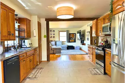 918 Grognet Street, Green Bay, WI 54302 - Photo 3