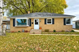 918 Grognet St, Green Bay, WI 54302 - Photo 1