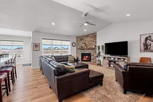 2555 Willow Ct, Green Bay, WI 54311 - Photo 5