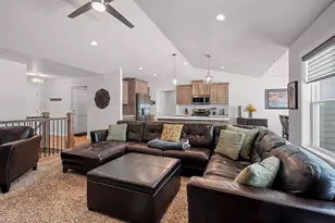 2555 Willow Ct, Green Bay, WI 54311 - Photo 11