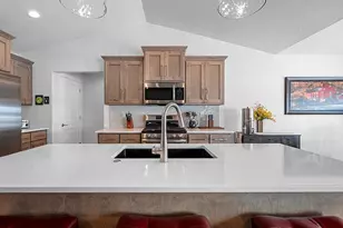 2555 Willow Ct, Green Bay, WI 54311 - Photo 13