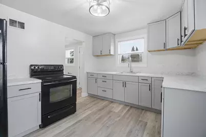 133 W Peckham Street, Neenah, WI 54956 - Photo 7