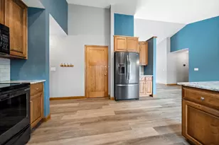 2332 Oak Ridge Cir, De Pere, WI 54115 - Photo 11