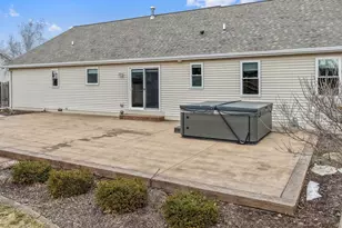 2332 Oak Ridge Cir, De Pere, WI 54115 - Photo 31