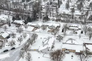 2700 Maple Hills Dr, Green Bay, WI 54313 - Photo 5