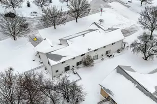 2700 Maple Hills Dr, Green Bay, WI 54313 - Photo 7