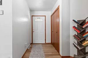 2700 Maple Hills Dr, Green Bay, WI 54313 - Photo 15